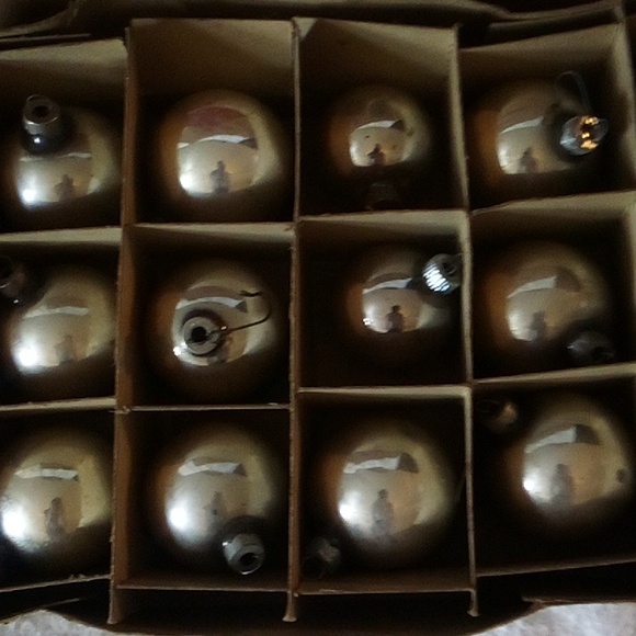 Silver glass Christmas balls - 48 in good condition - boxes original USA - Picture 4 of 5